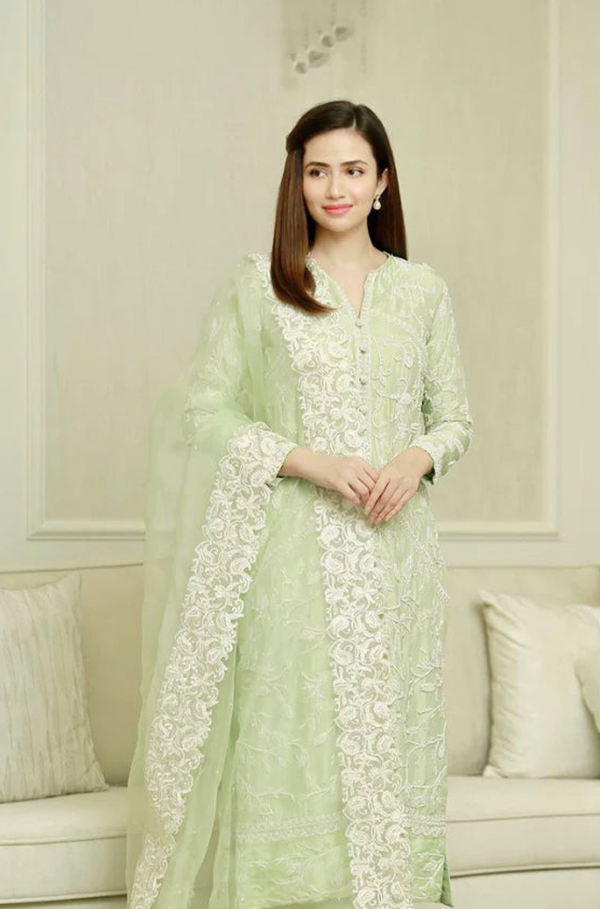 BAREEZE - 3PC LAWN HEAVY EMBROIDERED LA-102